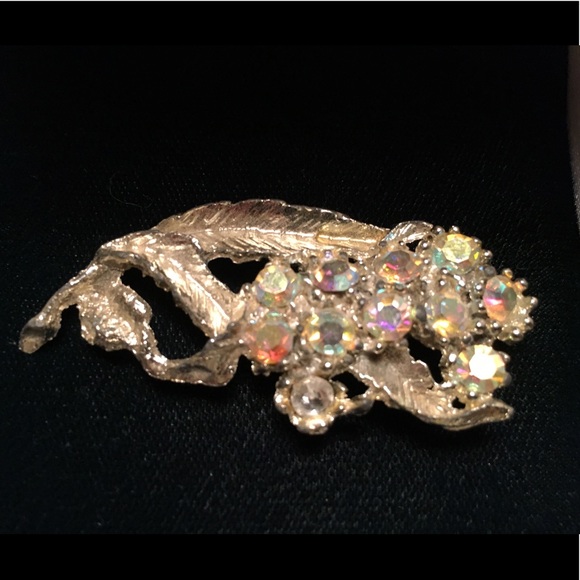 Jewelry - Vintage genuine Aurora Borealis silver brooch